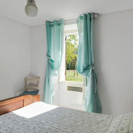 بيت للعطل In Cendrieux With Garden Shed *